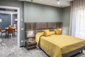 Gold Luxury Flat x4 Sorrento